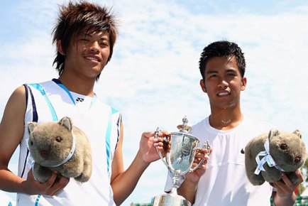 Alcantara & Hsieh - boys AO 09 doubles champions